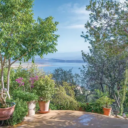 Beautiful In With 2 Bedrooms And Wifi * Bornos