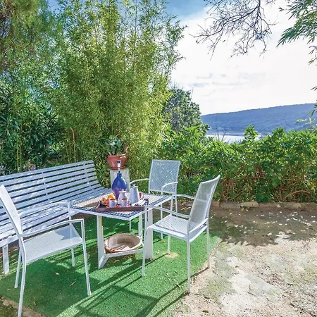 Beautiful In With 2 Bedrooms And Wifi Holiday home *