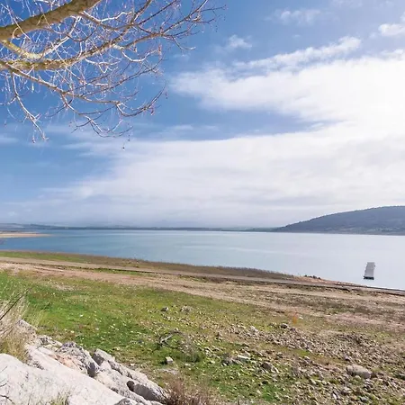 Beautiful In With 2 Bedrooms And Wifi Holiday home *